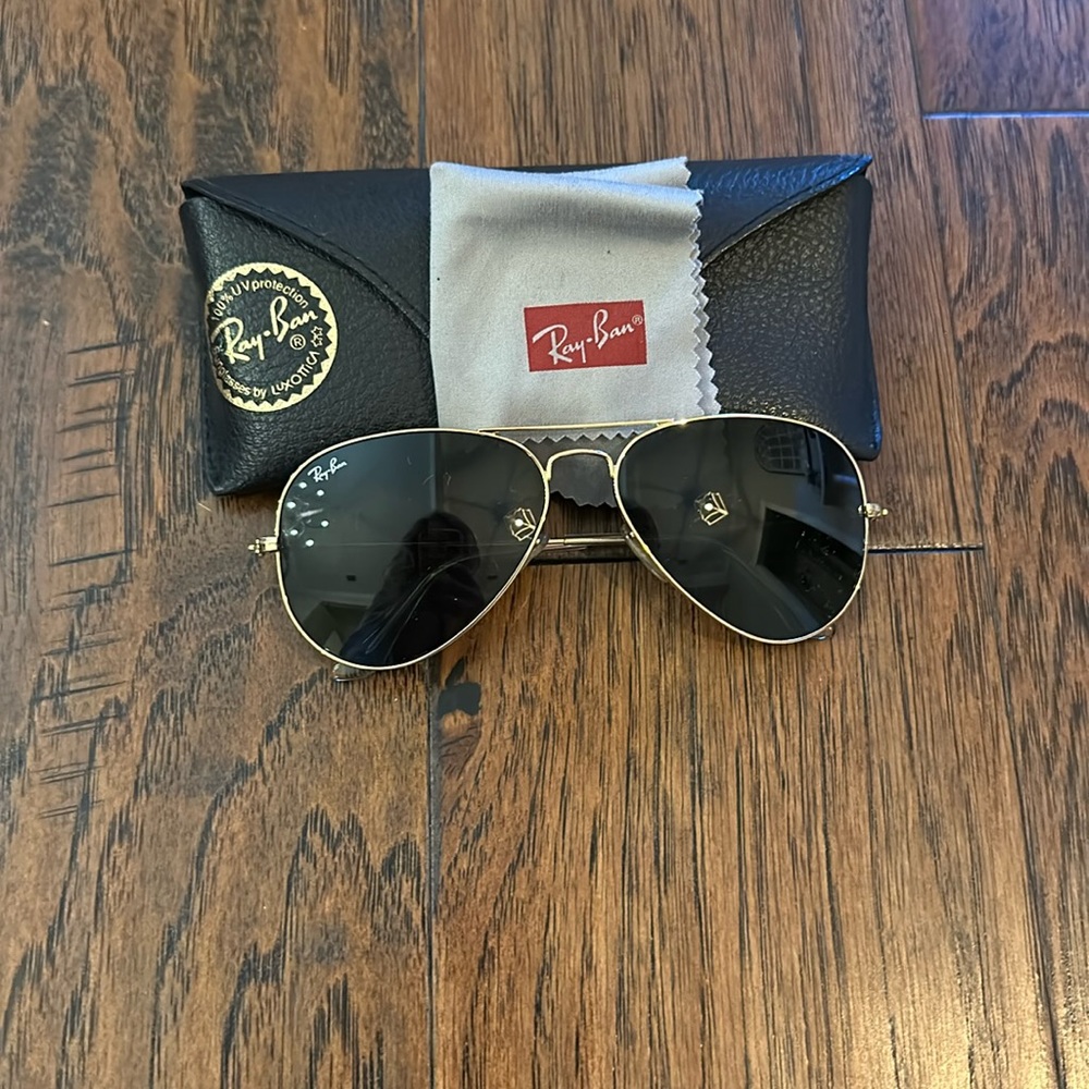 Ray ban aviator sunglasses